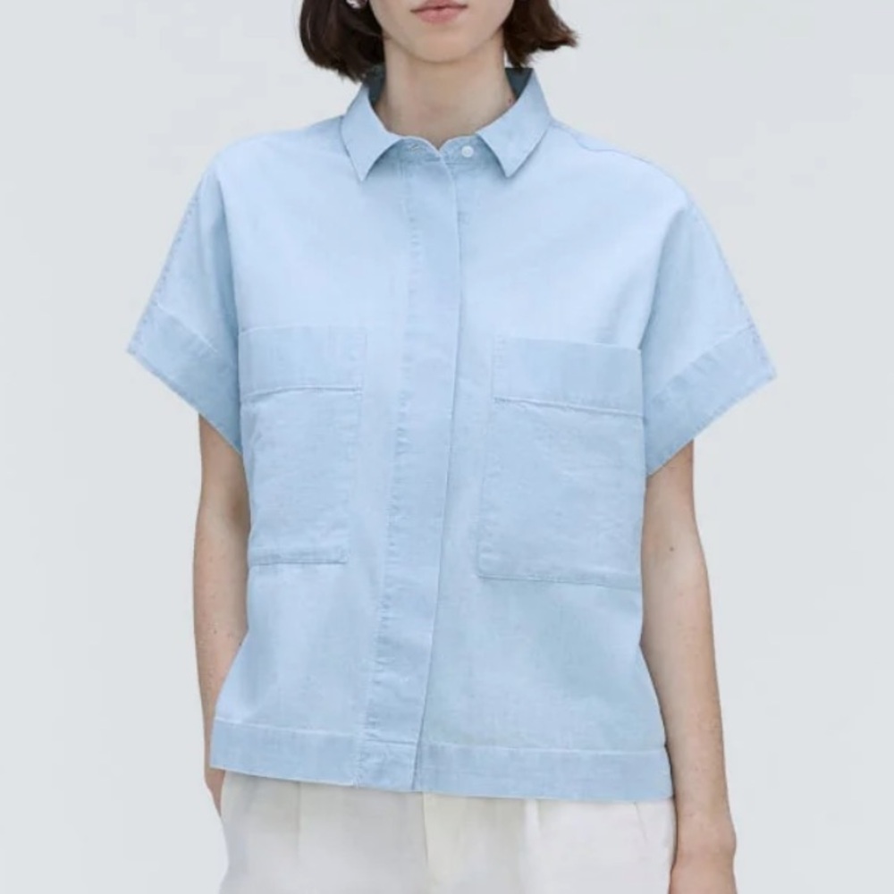 Everlane Light Blue Short Sleeve Button-Down Shirt